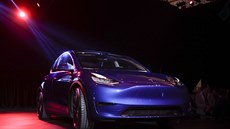 Tesla Model Y se premiérov pedstavuje v kalifornském Hawthorne.