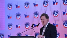 Bývalý šéf NATO George Robertson na národní konferenci „Naše bezpečnost není...