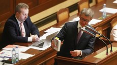 Premiér Andrej Babi pi interpelacích v Poslanecké snmovn (14. bezna 2019)