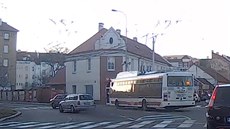 Netrp�livý �idi� nebezpe�ným manévrem riskoval �ivot