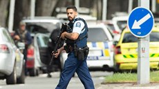 Novozélandská policie u meity ve mst Christchurch. (15. 3. 2019)