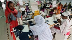 Textilní továrna v Bangladéši