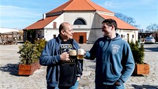 Tomáš Vodochodský (vlevo) a Milan Starec od roku 2001 obnovují Černokostelecký...