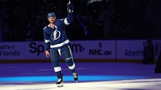 Steven Stamkos slaví, stal se nejlepím stelcem v historii Tampa Bay Lightning.