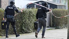 Policisté vyetují místo stelby v nizozemském Utrechtu. (18. bezna 2019)