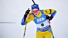 �védská biatlonistka Mona Brorssonová v cíli stíhacího závodu na MS v...