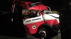 Vyvrácený strom spadl na vozidlo hasi z Pimdy na Tachovsku. Jen zázrakem se...