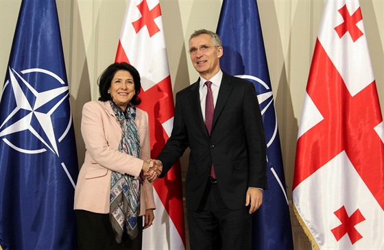 Generální tajemník NATO Jens Stoltenberg se v Tbilisi setkal s gruzínskou...