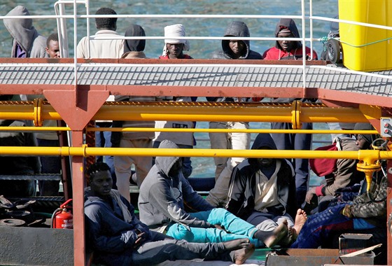 Migranti na palubě nákladní lodi El Hiblu 1. (28. března 2019)