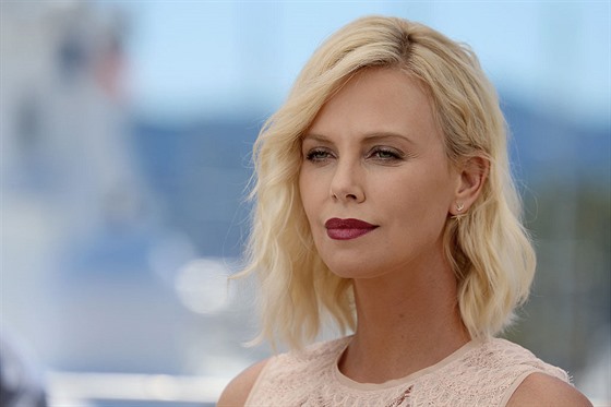 CANNES, FRANCE - MAY 20:  Actress Charlize Theron attends \"The Last Face\" Photocall during the 69th annual Cannes Film Festival at the Palais des Festivals on May 20, 2016 in Cannes, France.  (Photo by Luca Teuchmann/Getty Images)