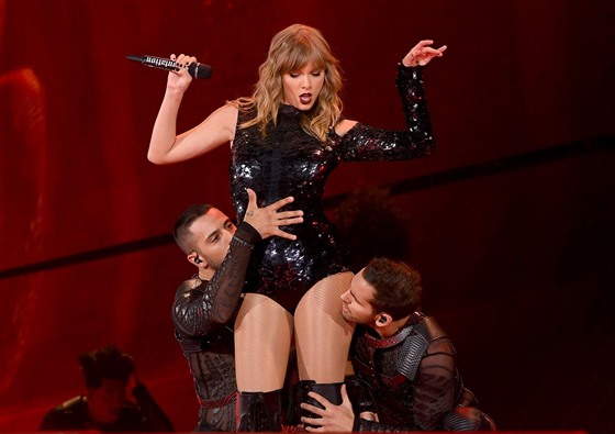Taylor Swift 2018 Reputation Stadium Tour