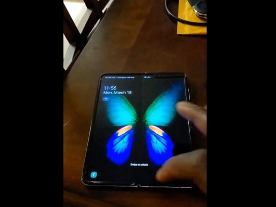 Video zachycuje skládací Samsung Galaxy Fold