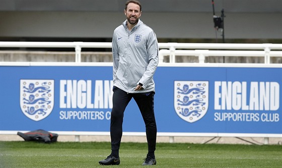 Trenér anglické reprezentace Gareth Southgate na posledním tréninku ped...