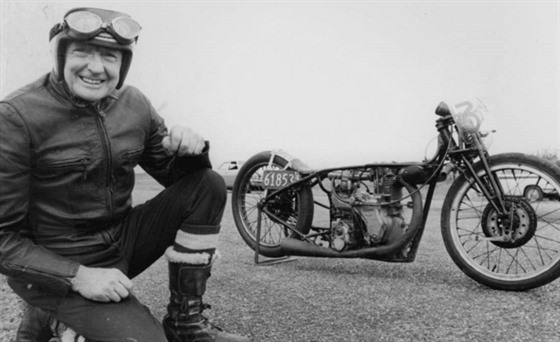 Motocyklová legenda Burt Munro