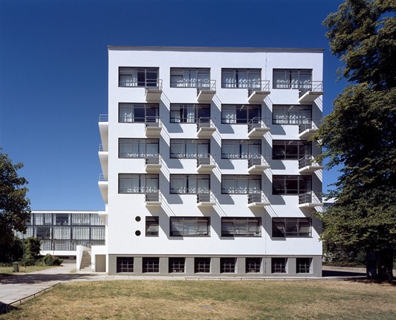 typatrová budova s garsoniérami urená pro ubytování student Bauhausu