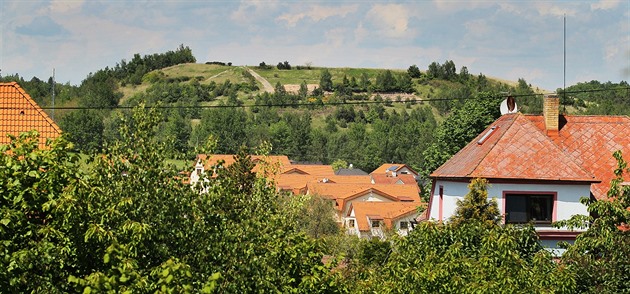 Obyvatelm Tluné na Plzesku se nezamlouvá plán investora postavit na hald po...