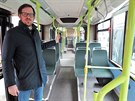 trnáct nových nízkopodlaních autobus na stlaený zemní plyn nasazuje do...