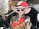 Lady Gaga je mistryní pevlek a kostým. Dokáe spojit nespojitelné a vytváet...
