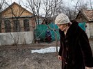 Obyvatelé, kteí zstali v obci Zajceve na východ Ukrajiny. (25. února 2019)