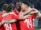 výcartí fotbalisté se radují z branky do sít Gruzie v kvalifikaním duelu o...