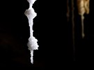 Solný stalaktit v jeskyni Malham. Zatím nejdelí solnou jeskyní byla íránská...