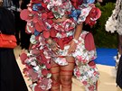 NEW YORK, NY - MAY 01: Rihanna attends the \"Rei Kawakubo/Comme des Garcons: Art Of The In-Between\" Costume Institute Gala at Metropolitan Museum of Art on May 1, 2017 in New York City.  (Photo by Dimitrios Kambouris/Getty Images)