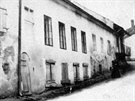 Leopold Hilsner bydlel v Poln ve sklepnm byt. Ve mst ml nevalnou povst,...