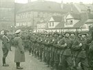 Wehrmacht pochoduje Jinem.