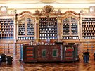 V barokní lékárně řemeslníci zrestaurovali dubovou podlahu.