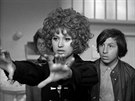 Petra �ernock� a Jan Kraus ve filmu D�vka na ko�t�ti (1971)