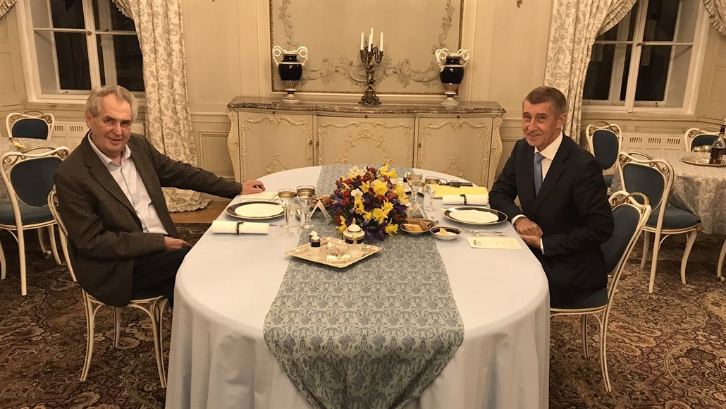 Prezident Zeman večeří s premiérem Babišem v Lánech