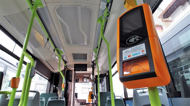 trnct novch nzkopodlanch autobus na stlaen zemn plyn nasazuje do provozu Dopravn podnik Karlovy Vary v rmci modernizace vozovho parku.