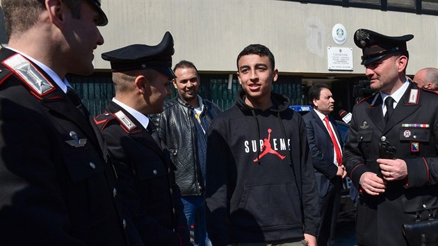 Rami Shehata, kter pomohl zavolat policii z unesenho kolnho autobusu v Itlii (21. bezna 2019)