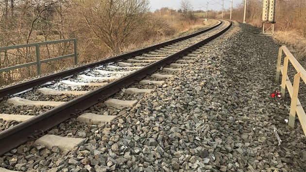 Místo u obce Pivín na Prostějovsku, kde si v sobotu 23. března 2019 lehly na koleje dvě dívky, které přejel vlak.
