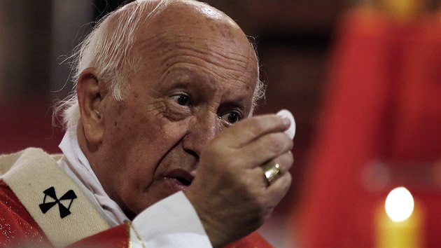 Chilsk kardinl a santiagsk arcibiskup Ricardo Ezzati na prvn bohoslub po nvratu z Vatiknu (18. 5. 2018).