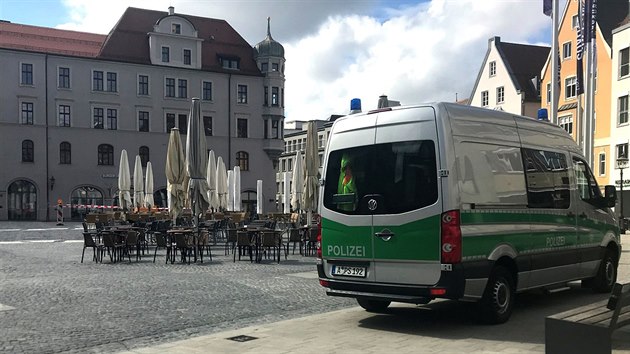 Policie ste okol radnice  v bavorskm Augsburgu (26. 3. 2019).