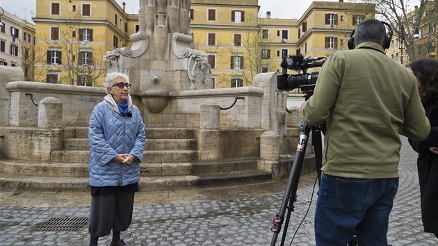 Italsk novinka a historika Lucetta Scaraffiaov, zakladatelka asopisu Women Church World (26. 3. 2019).