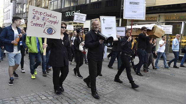 Proti chystan reform Evropsk unie o ochran autorskch prv na internetu se protestovalo i v Brn. (23. bezna 2019)