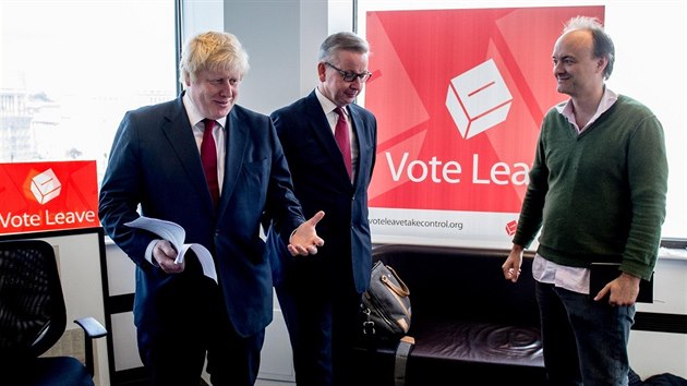 f spn kampan, kter v roce 2016 vedla v referendu k vtzstv zastnc brexitu, Dominic Cummings (na snmku vpravo). (29. ervence 2016)
