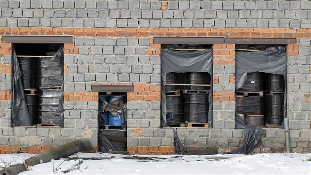 Ve skladu u Frdku-Mstku bylo odhadem pl milionu litr toxickho odpadu.