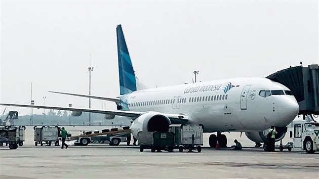 Boeing 737 MAX 8 v barvch spolenosti Garunda Indonesia.