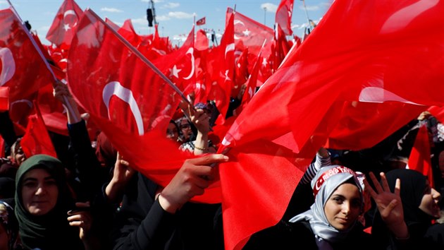 Pedvolebn mtink tureckho prezidenta Recepa Tayyipa Erdogana v Istanbulu (24. bezna 2019)