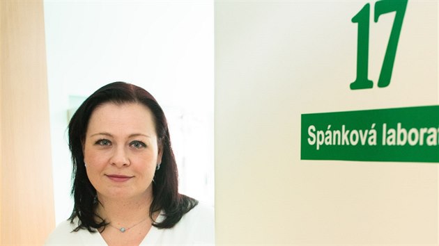 L�ka�ka Marta Vr�nov� pracuje ve sp�nkov� laborato�i v Ba�ov� nemocnici, kter� je jedin�m takov�m za��zen�m ve Zl�nsk�m kraji.