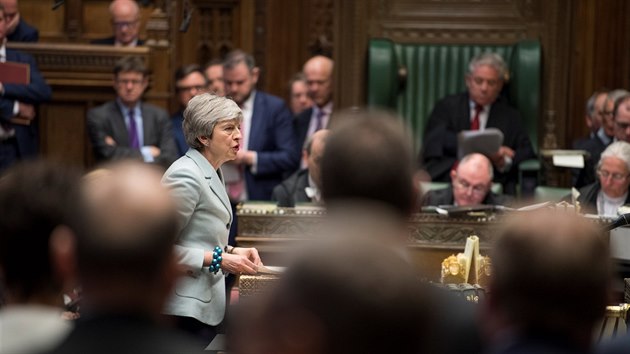 Premirka Theresa Mayov v Doln snmovn britskho parlamentu (25. 3. 2019)