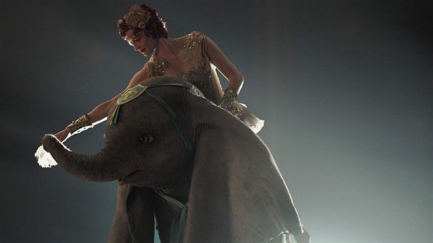 Eva Greenová ve filmu Dumbo