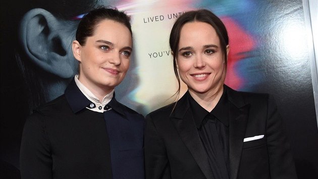 Emma Portnerová a Ellen Page na premiéře filmu Hráči se smrtí (Los Angeles, 27. 9. 2017)