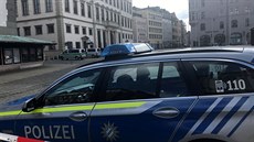 Policie steí okolí radnice  v bavorském Augsburgu (26. 3. 2019).