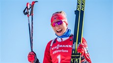 Slovenská biatlonistka Anastasia Kuzminová se raduje z vítězství ve stíhacím...