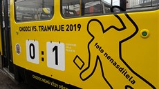 Dopravní podnik představil v Praze novou tramvaj, která má upozornit na problém...