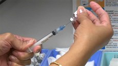 Očkovací centra v New Yorku nabzí při epidemii spalniček vakcinaci zdarma